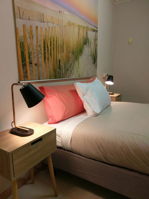 Desert Gum Retreat Gough St - New Castle Holiday 15