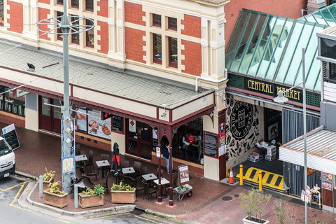 Stylish And Comfortable, Views Over Gouger St! - New Castle Holiday 17