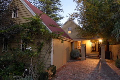 A Secret Treasure - New Castle Holiday 14