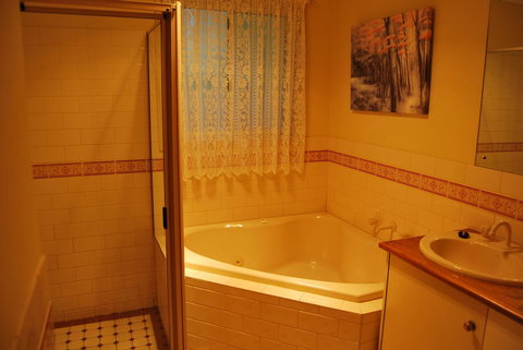 A Secret Treasure - New Castle Holiday 10