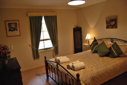 A Secret Treasure - New Castle Holiday 8