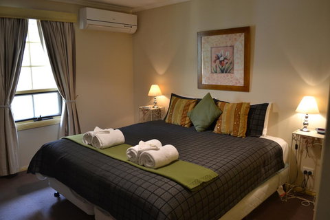 A Secret Treasure - New Castle Holiday 7