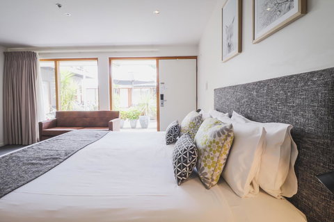 Manna By Haus - New Castle Holiday 8