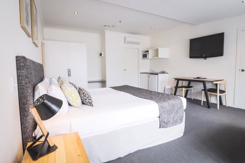 Manna By Haus - New Castle Holiday 11