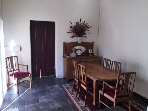 Clare Valley Cabins - New Castle Holiday 27