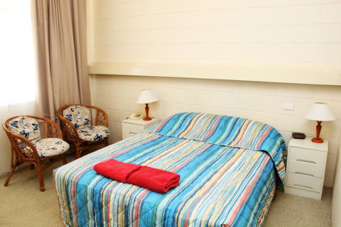 Renmark Motor Inn - New Castle Holiday 14