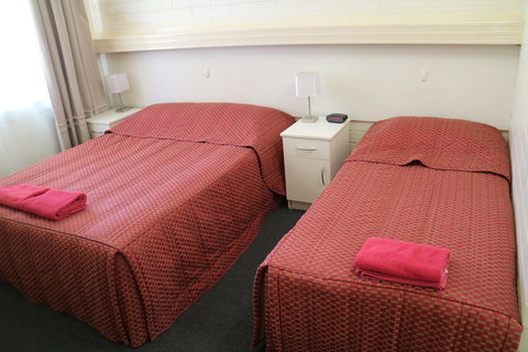 Renmark Motor Inn - New Castle Holiday 16