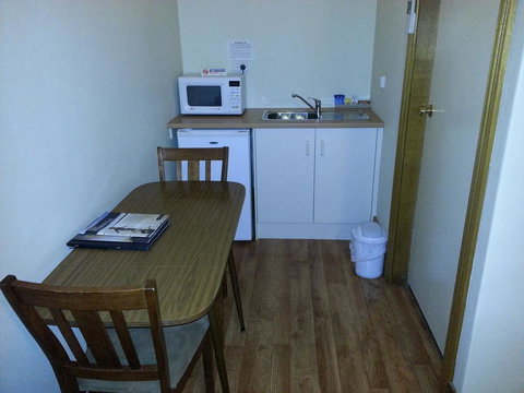 Sonbern Lodge Motel - New Castle Holiday 27