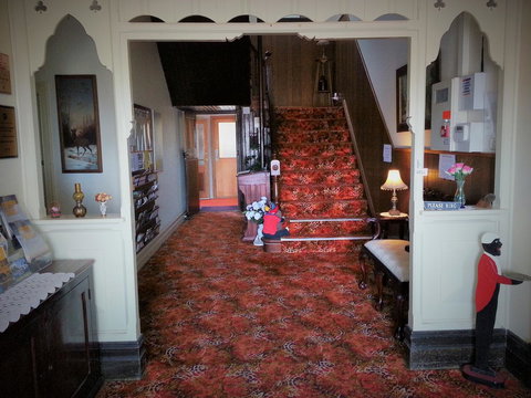 Sonbern Lodge Motel - New Castle Holiday 7