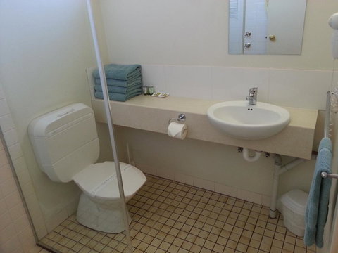 Sonbern Lodge Motel - New Castle Holiday 21