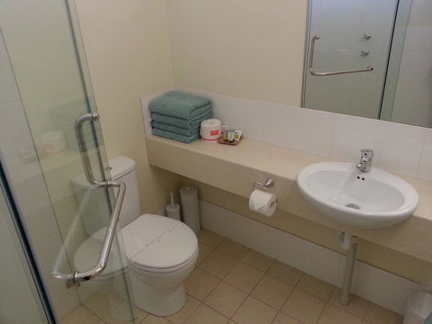 Sonbern Lodge Motel - New Castle Holiday 24