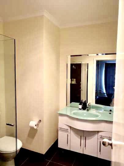 Luxurious 3 Bedroom Beachfront - Panoramic Views - New Castle Holiday 9