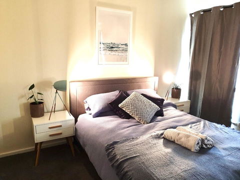 Luxurious 3 Bedroom Beachfront - Panoramic Views - New Castle Holiday 8