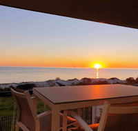 Luxurious 3 bedroom beachfront - panoramic views - New Castle Holiday