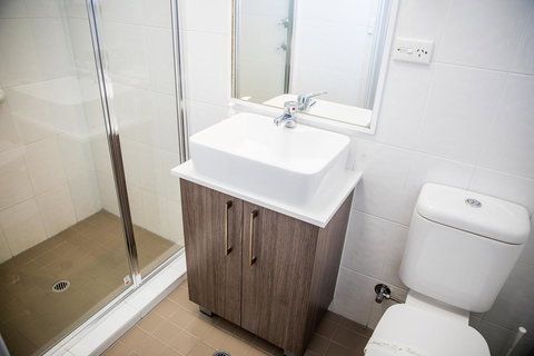 Lilac City Motor Inn & Steakhouse - New Castle Holiday 11