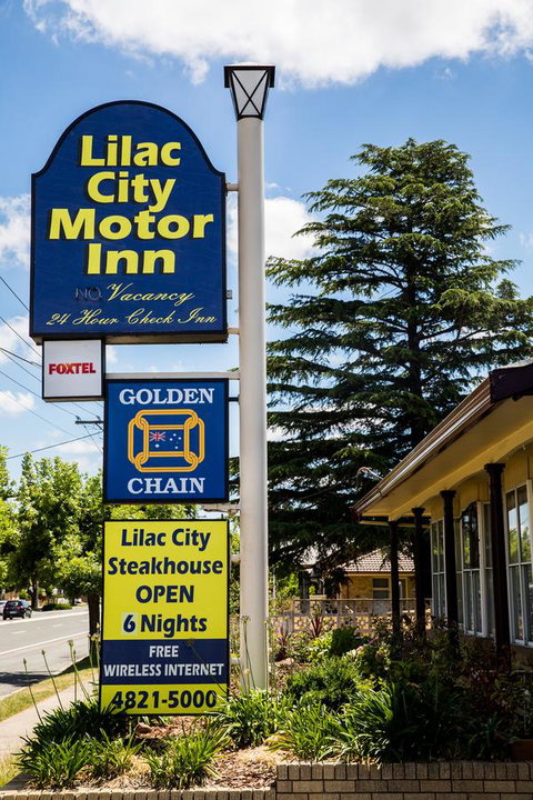 Lilac City Motor Inn & Steakhouse - New Castle Holiday 24