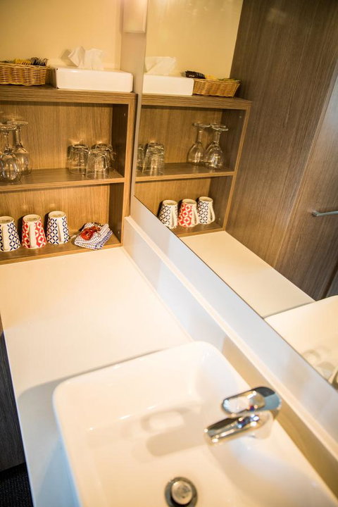 Lilac City Motor Inn & Steakhouse - New Castle Holiday 28