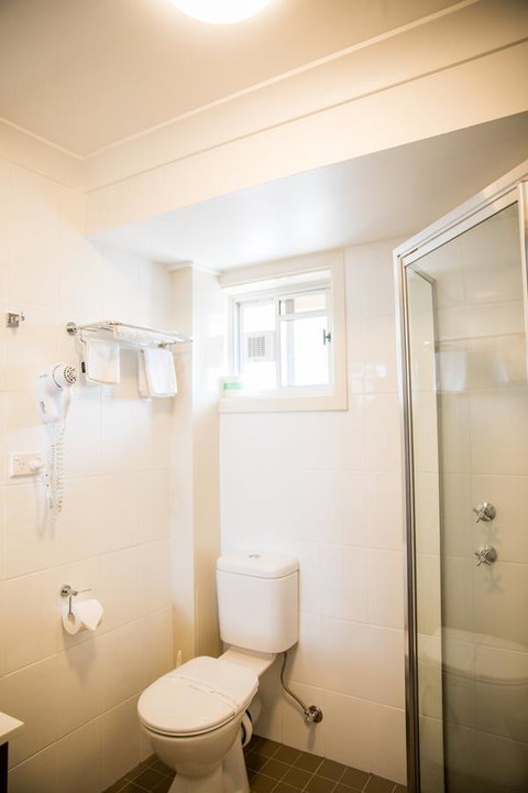 Lilac City Motor Inn & Steakhouse - New Castle Holiday 27