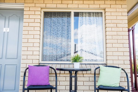 Lilac City Motor Inn & Steakhouse - New Castle Holiday 22