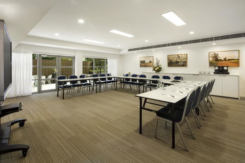 Quest Griffith - New Castle Holiday 9