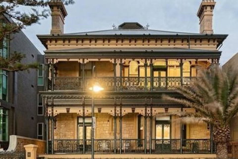 The Grand Ocean Apartment - New Castle Holiday 4