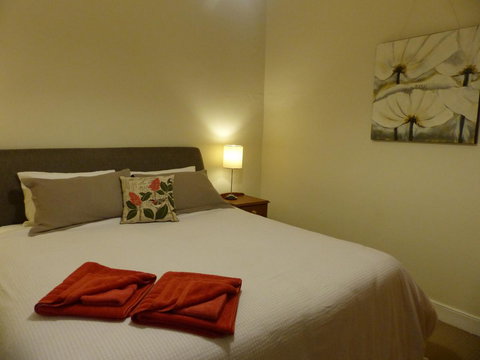 Andy\'s Accommodation - New Castle Holiday 0