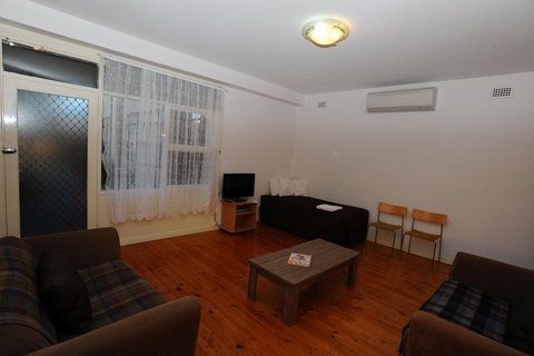 Glenelg Holiday Apartments-Ellis - New Castle Holiday 7