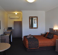 Augusta Courtyard Motel - New Castle Holiday