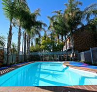 Cattlemans Country Motor Inn  Serviced Apartments - New Castle Holiday