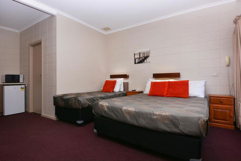 Motel Poinsettia - New Castle Holiday 4
