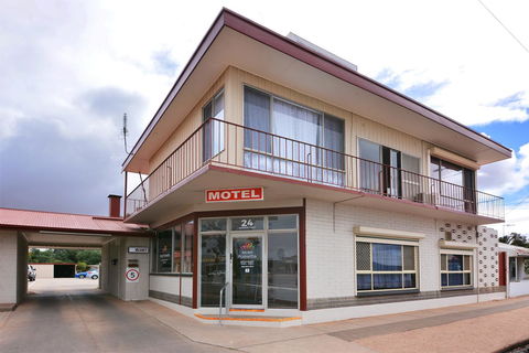 Motel Poinsettia - New Castle Holiday 13