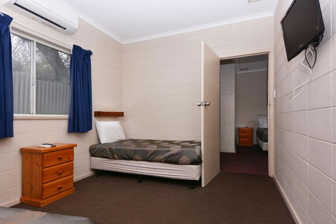 Motel Poinsettia - New Castle Holiday 17