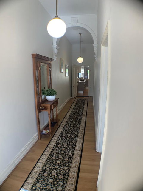 On Gilbert - New Castle Holiday 0