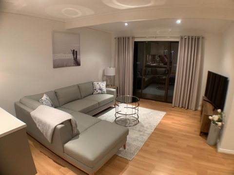 On Gilbert - New Castle Holiday 4