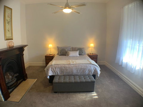 On Gilbert - New Castle Holiday 8