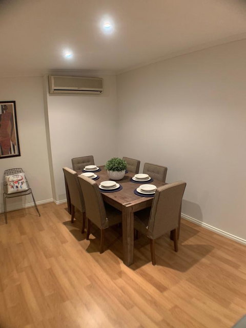 On Gilbert - New Castle Holiday 6