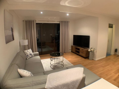 On Gilbert - New Castle Holiday 5