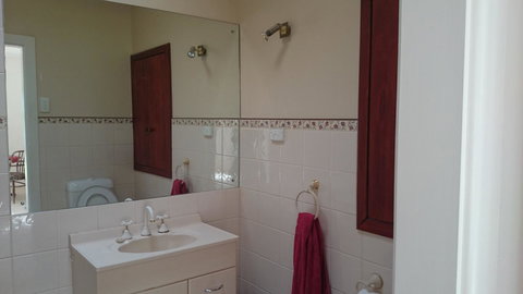 Hilltop Escape - New Castle Holiday 20