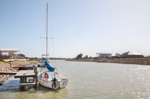 Waterfront On Jefferson, At Wellington Marina, SA - New Castle Holiday 1