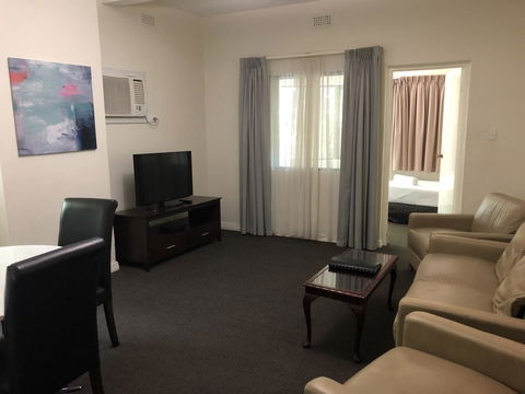 Greenways Apartments - New Castle Holiday 16