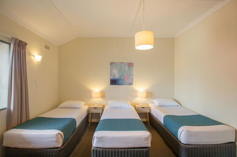 Greenways Apartments - New Castle Holiday 9