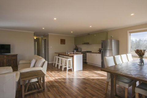 Flinders Bush Retreats - New Castle Holiday 24