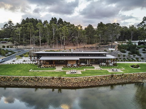 Eight Willows Retreat - New Castle Holiday 3