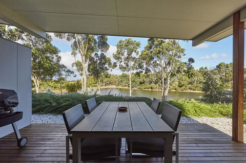 Eight Willows Retreat - New Castle Holiday 4