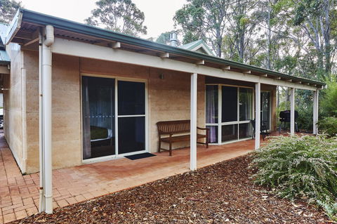Eight Willows Retreat - New Castle Holiday 25