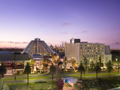 Crown Promenade Perth - New Castle Holiday 6