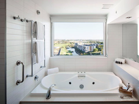 Crown Promenade Perth - New Castle Holiday 3