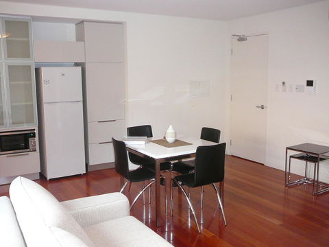 Parklane Apartments - New Castle Holiday 24