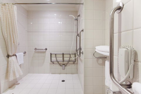 Duxton Hotel Perth - New Castle Holiday 4