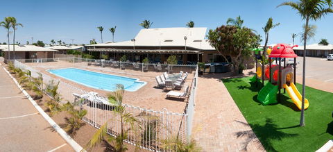Carnarvon Motel - New Castle Holiday 26